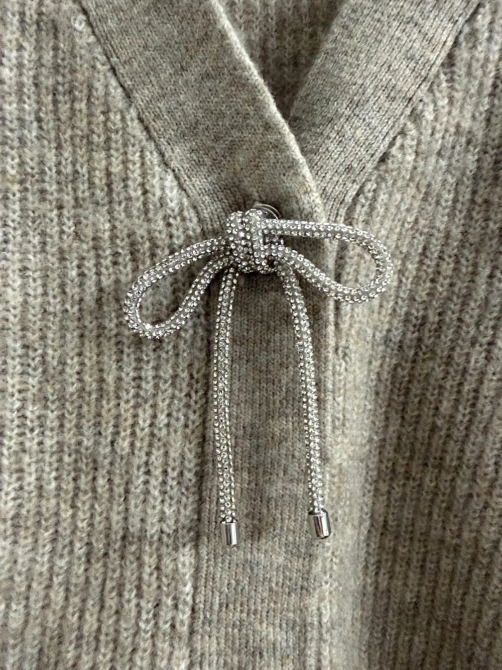 H&M Taupe Ribbed V-Neck Snap-Front Cardigan - Picture 3 of 3